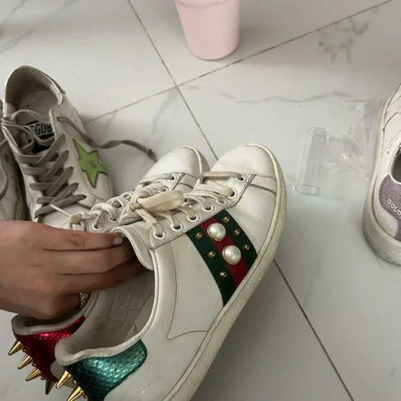 Gucci White Sneakers with Black and Red Accents - Picture 5 of 5